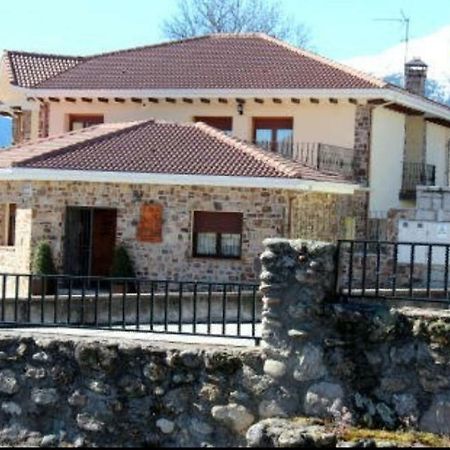 Alojamientos La Abuela Rascafria Luaran gambar